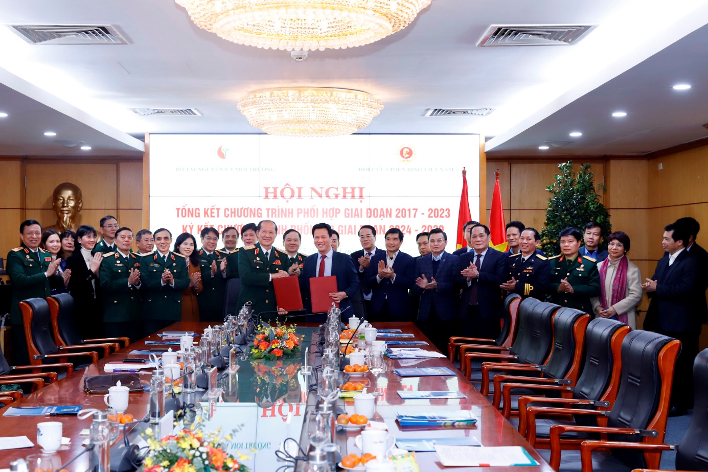 Bộ Tài nguyên và Môi trường, Hội Cựu chiến binh Việt Nam ký kết hợp tác trong ứng phó biến đổi khí hậu- Ảnh 1.