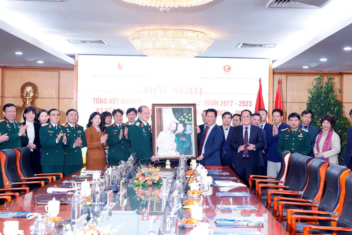 Bộ Tài nguyên và Môi trường, Hội Cựu chiến binh Việt Nam ký kết hợp tác trong ứng phó biến đổi khí hậu- Ảnh 4.
