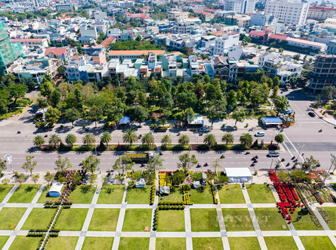 Bình Định: Quy Nhơn - nơi phủ cây xanh trên "đất vàng" - được vinh danh thành phố du lịch sạch ASEAN 2024- Ảnh 3.