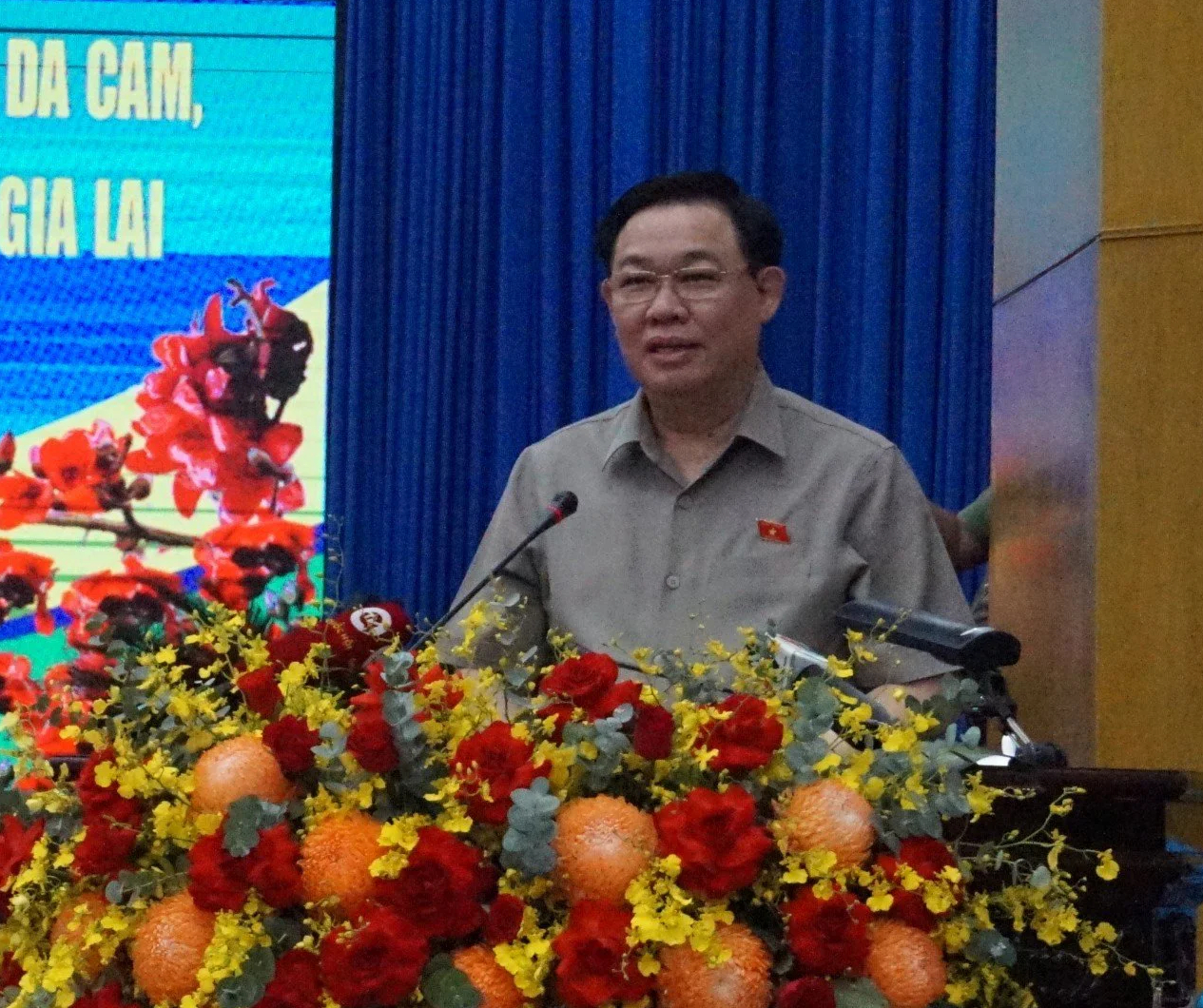 Chủ tịch Quốc hội Vương Đình Huệ thăm, tặng quà Tết tại Gia Lai- Ảnh 1.
