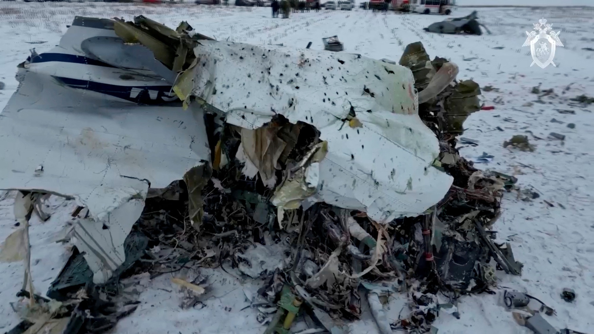 Hình ảnh báo chí 24h: Nga công bố mảnh vỡ chiếc máy bay chở tù binh Ukraine bị bắn hạ- Ảnh 2.
