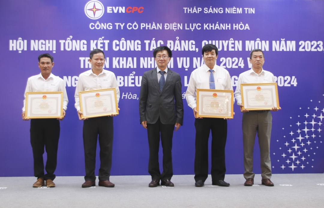 Năm 2023, sản lượng điện thương phẩm Khánh Hòa đạt gần 2.747 triệu kWh- Ảnh 1.