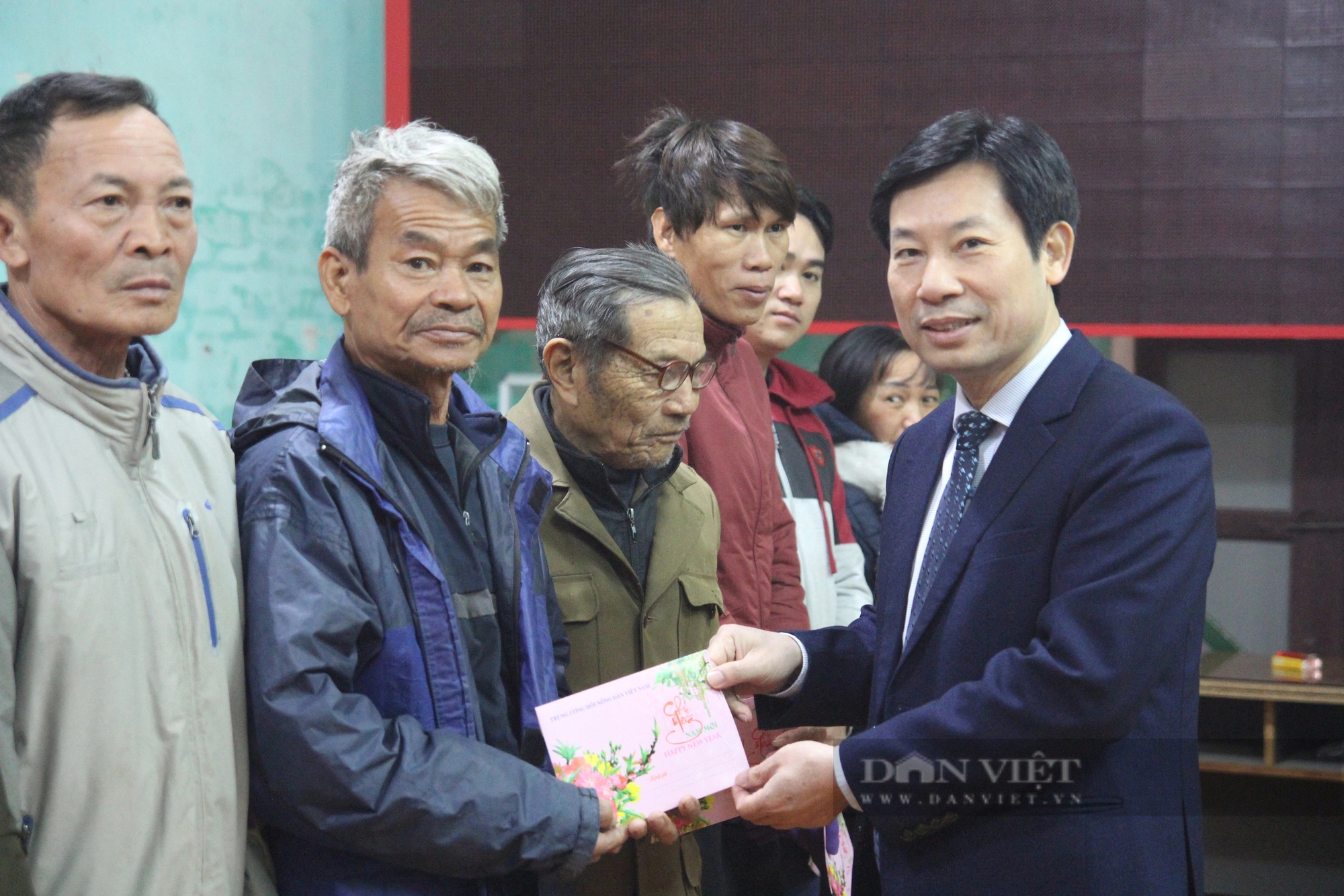 Phó Chủ tịch TƯ Hội NDVN Nguyễn Xuân Định thăm, tặng quà Tết hội viên, nông dân có hoàn cảnh khó khăn ở Thái Bình- Ảnh 6.