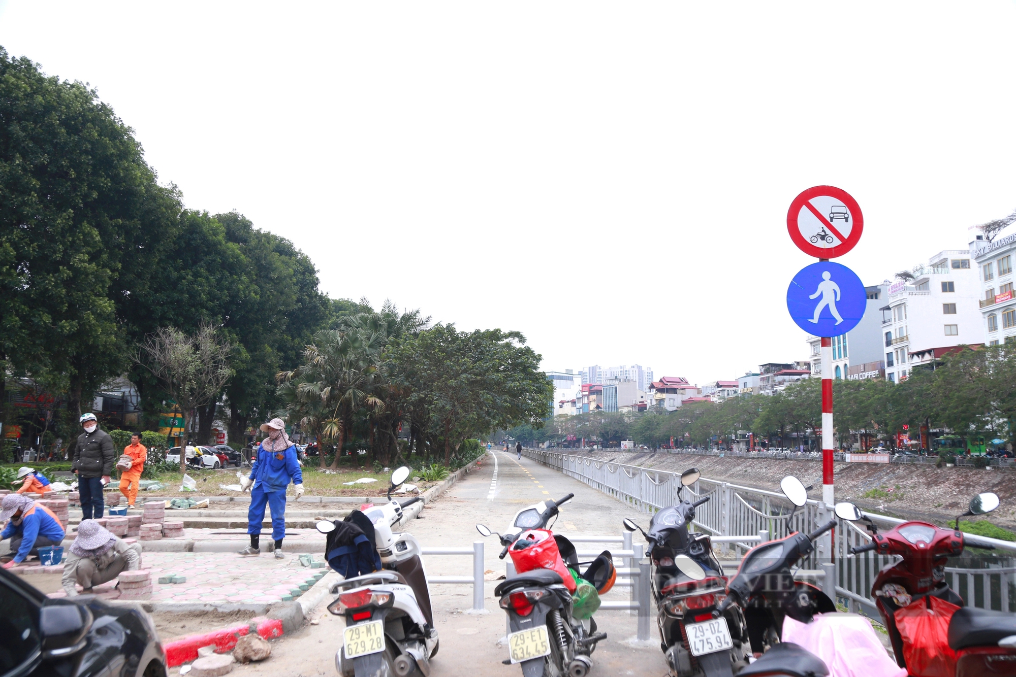 Cận cảnh tuyến đường gần 4 km dành riêng cho xe đạp tại Hà Nội- Ảnh 3.