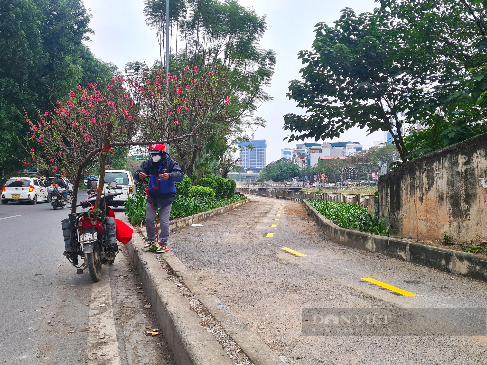 Cận cảnh tuyến đường gần 4 km dành riêng cho xe đạp tại Hà Nội- Ảnh 9.