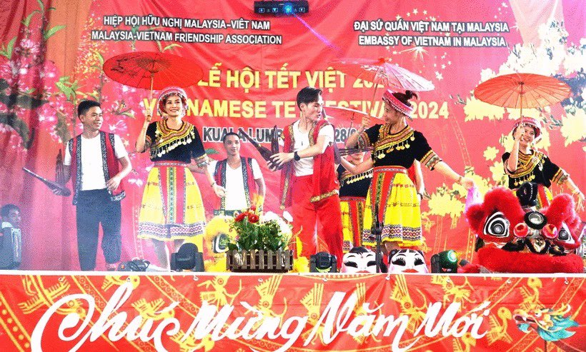 Lễ hội Tết Việt độc đáo giữa lòng thủ đô Kuala Lumpur của Malaysia- Ảnh 1.