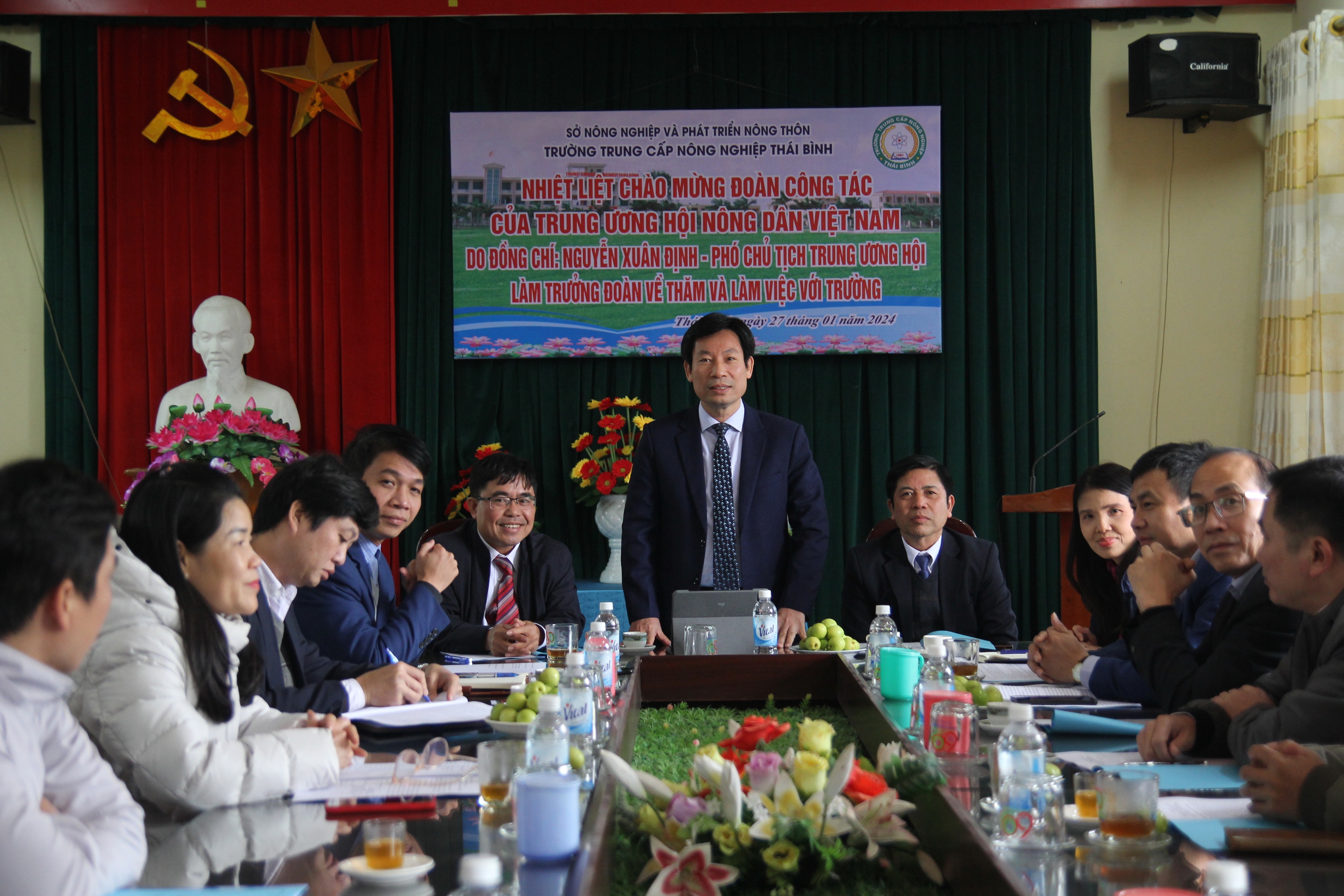 Phó Chủ tịch TƯ Hội NDVN Nguyễn Xuân Định thăm, làm việc với Trường trung cấp Nông nghiệp Thái Bình- Ảnh 2.