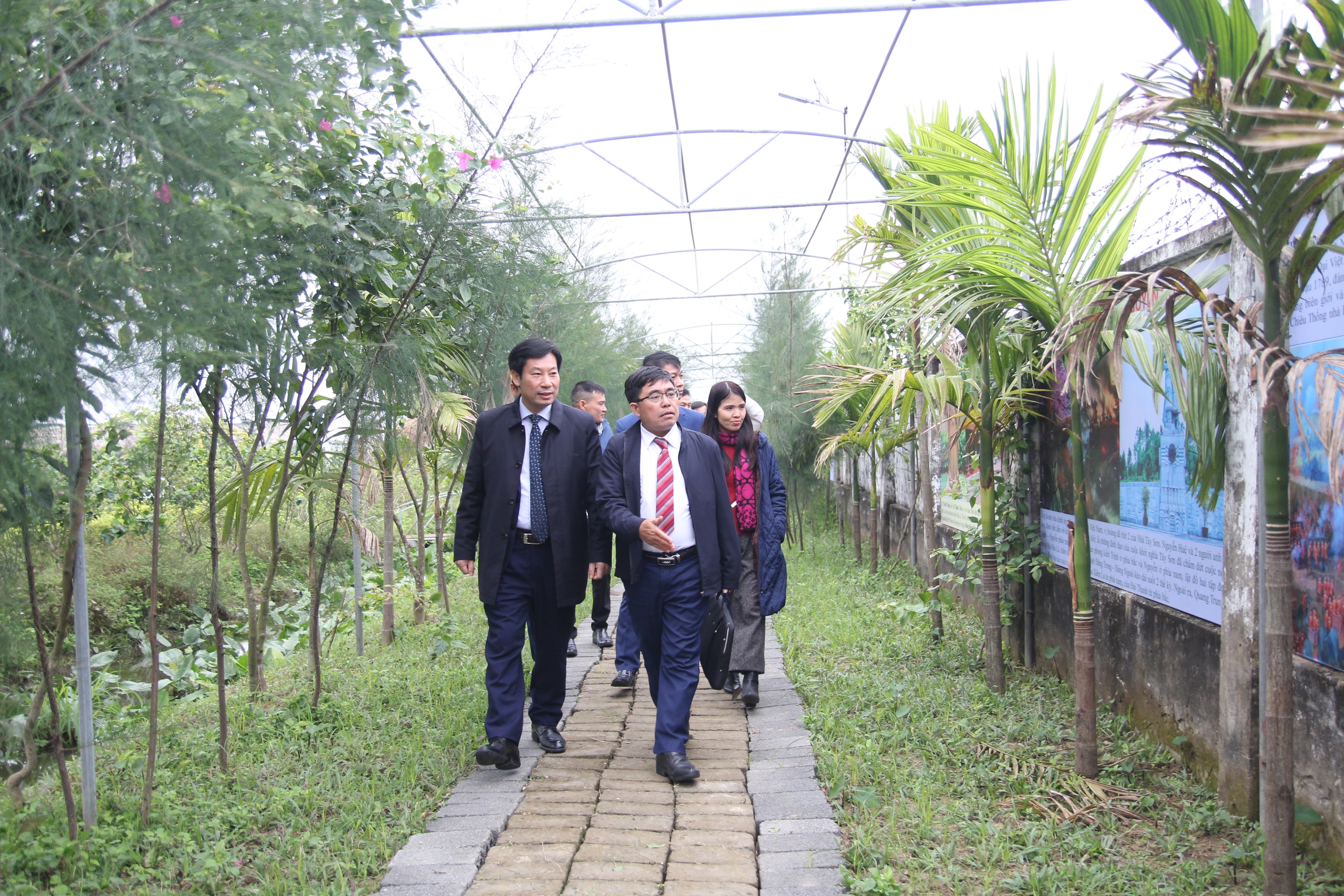 Phó Chủ tịch TƯ Hội NDVN Nguyễn Xuân Định thăm, làm việc với Trường trung cấp Nông nghiệp Thái Bình- Ảnh 8.