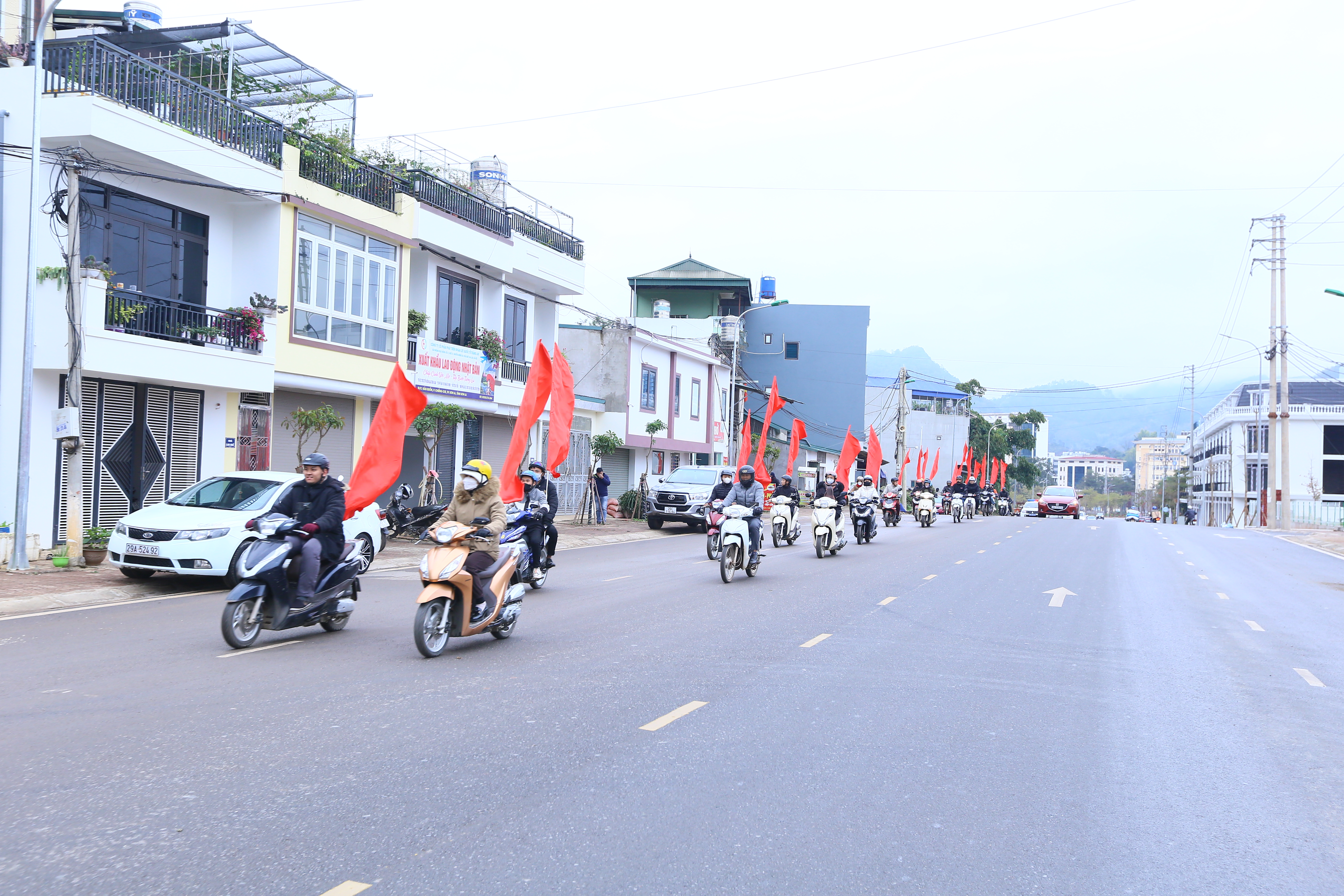 Thành phố Sơn La tổ chức lễ ra quân năm an toàn giao thông- Ảnh 5.