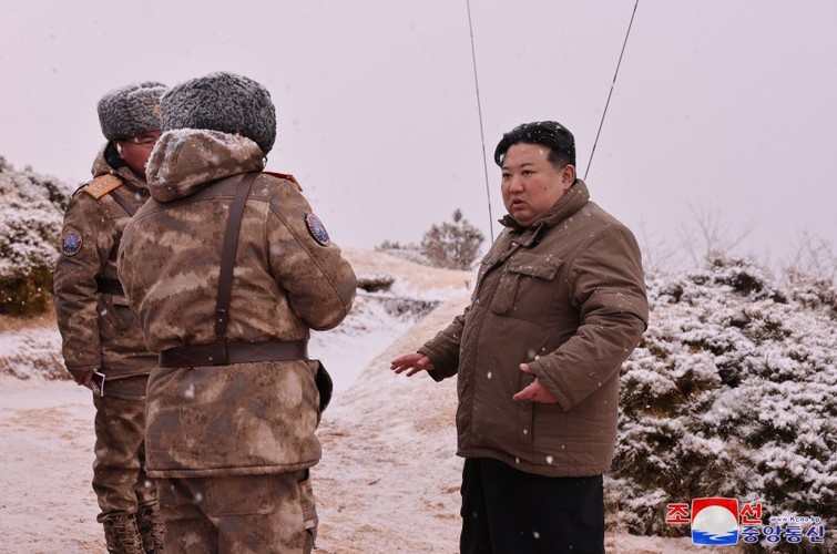 Hình ảnh ông Kim Jong Un chỉ đạo thử tên lửa hành trình chiến lược phóng từ tàu ngầm- Ảnh 7.