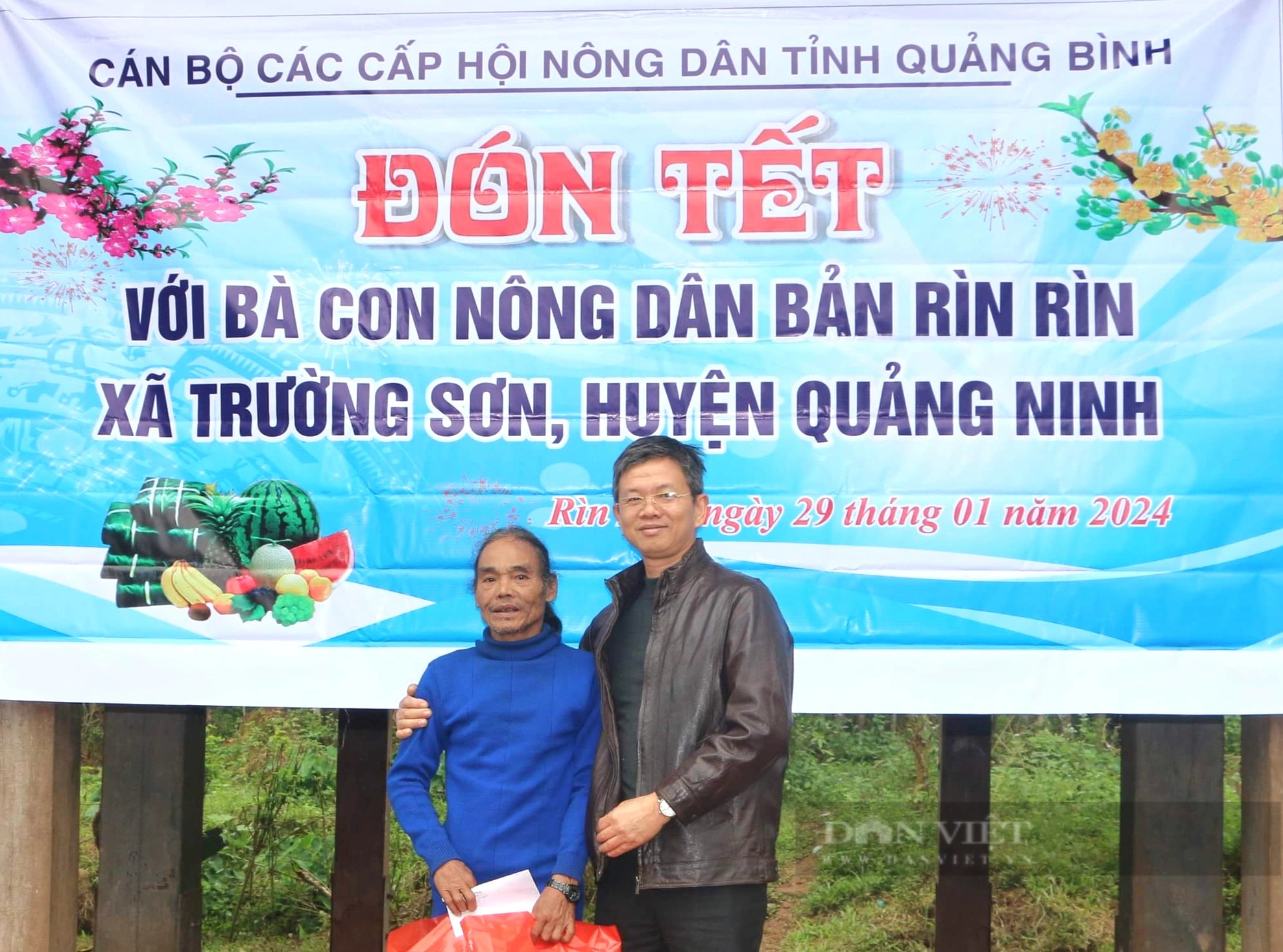 Hội Nông dân Quảng Bình trao quà Tết cho người dân Bru - Vân Kiều- Ảnh 2.