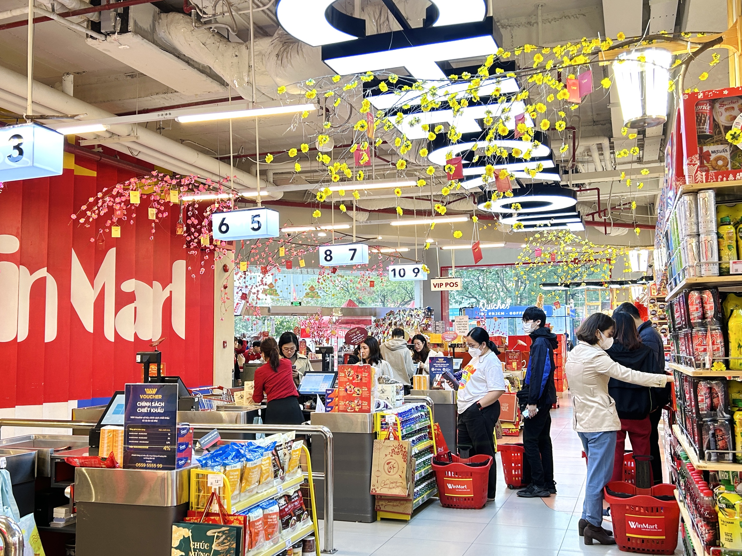 Lịch bán Tết của các siêu thị: Siêu thị mở cửa suốt đêm cho người dân sắm Tết Giáp Thìn- Ảnh 1.