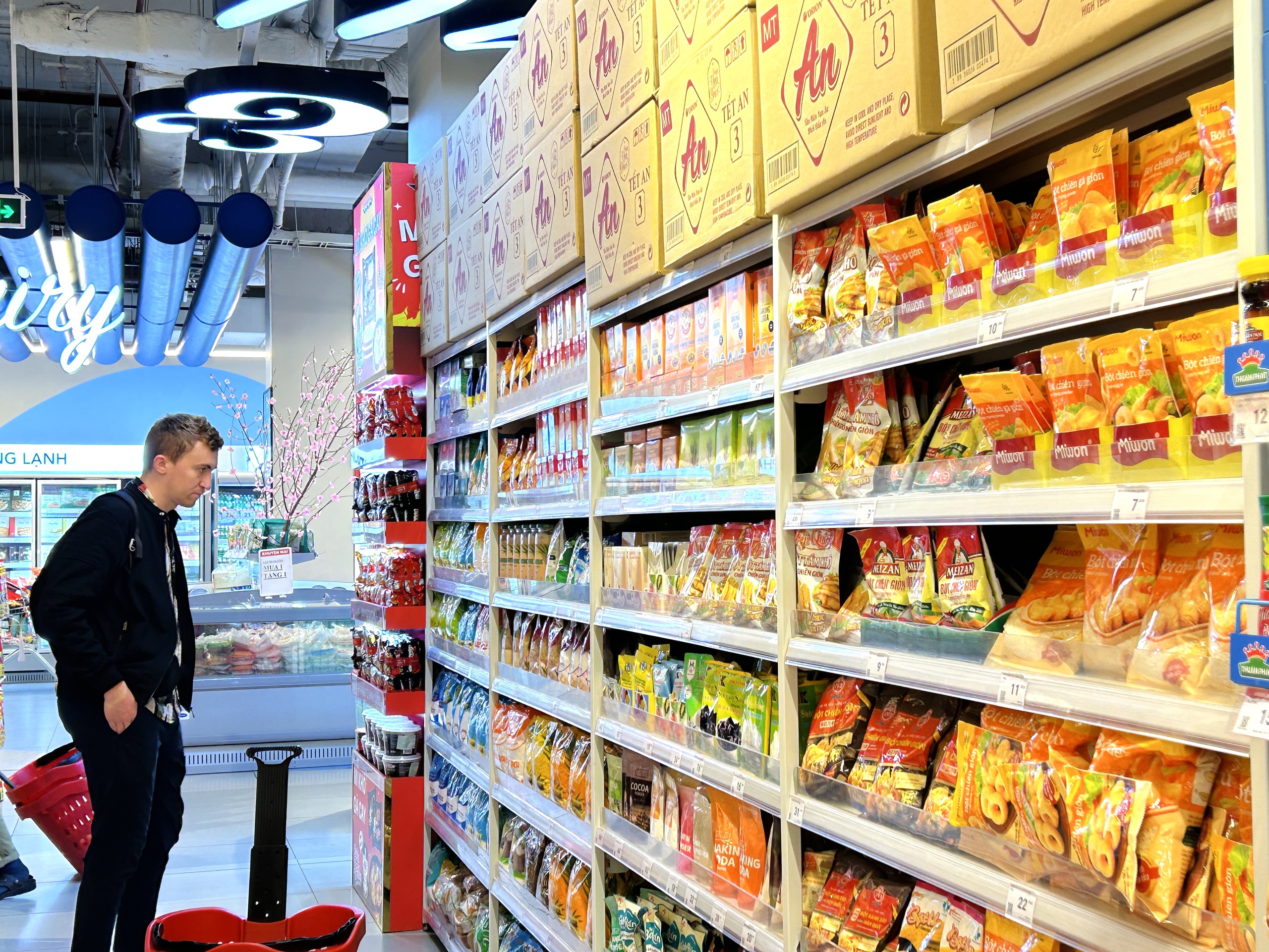 Lịch bán Tết của các siêu thị: Siêu thị mở cửa suốt đêm cho người dân sắm Tết Giáp Thìn- Ảnh 3.