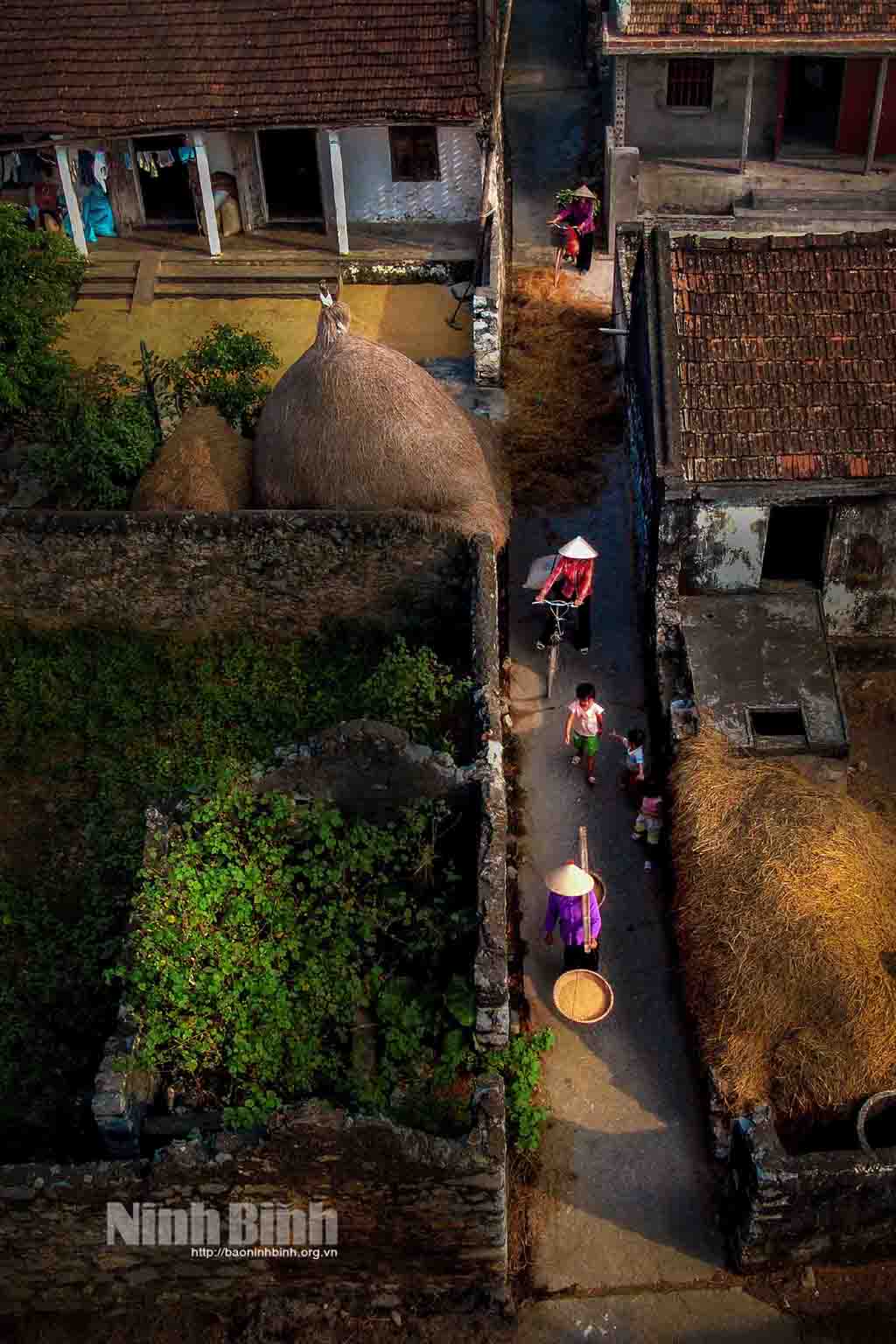 Khám phá làng cổ ở Ninh Bình được ví là "phiên bản của làng cổ Đường Lâm"- Ảnh 7.