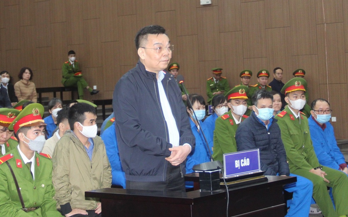 Xét xử vụ Việt Á: Cựu Bộ trưởng Chu Ngọc Anh nói quên trả 200.000 USD cho Phan Quốc Việt vì “bận chống dịch”