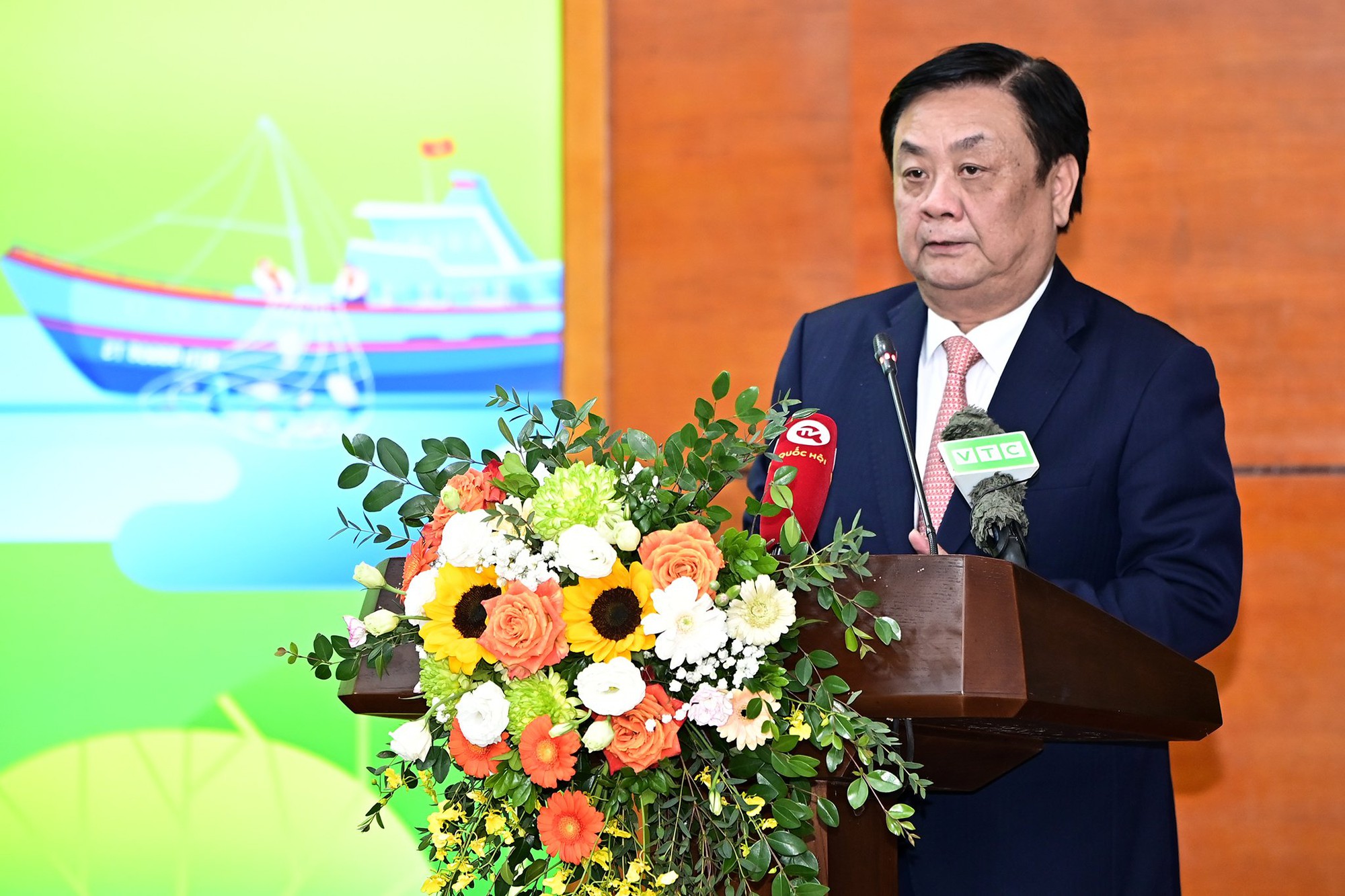 Bộ trưởng Lê Minh Hoan: "Chạm để kết nối" đến cánh rừng, con tàu, vùng nguyên liệu- Ảnh 2.