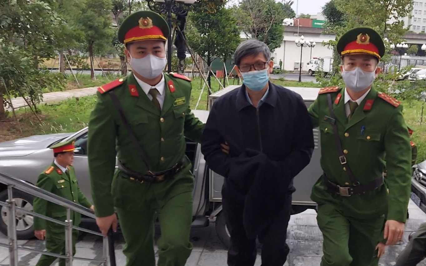 Xử vụ Việt Á: Phản ứng của cựu Bộ trưởng trước cuộc gọi từ 