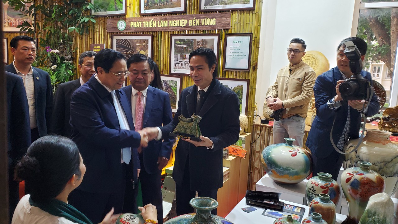 Thủ tướng Phạm Minh Chính dự Hội nghị tổng kết Bộ Nông nghiệp và PTNT năm 2023- Ảnh 1.