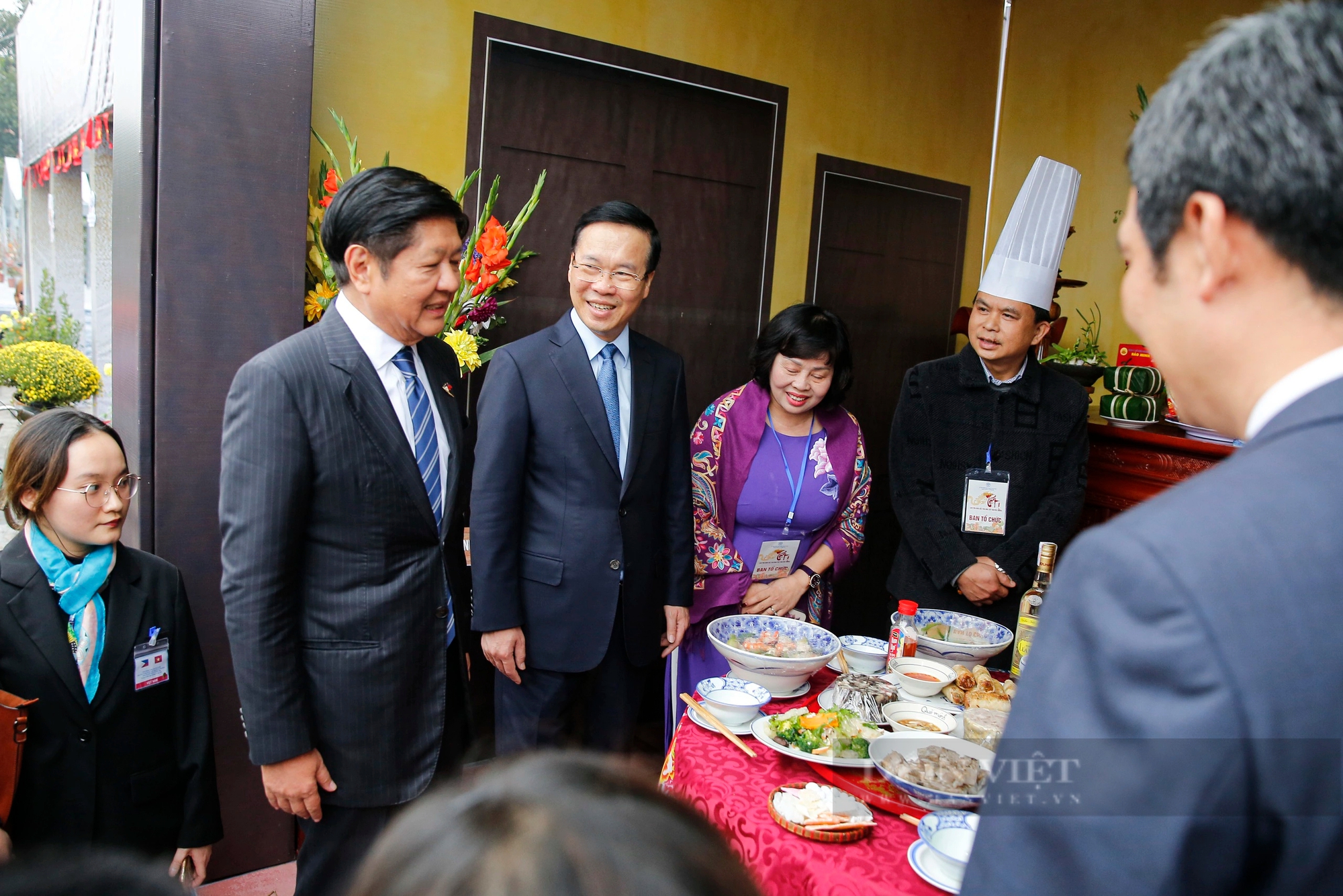Chủ tịch nước Võ Văn Thưởng cùng Tổng thống Philippines tham quan Hoàng thành Thăng Long- Ảnh 4.