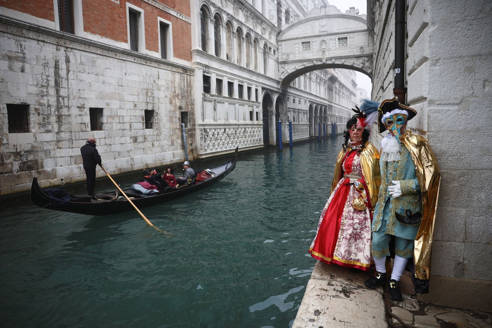Hình ảnh lễ hội hóa trang cực kỳ hấp dẫn ở Venice thu hút hàng nghìn người- Ảnh 9.