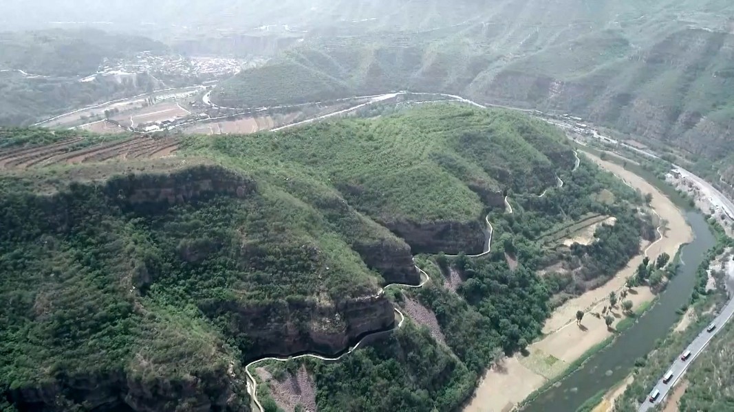San phẳng 1.250 ngọn núi để xây kênh dẫn nước 1.500 km bằng dụng cụ thô sơ- Ảnh 3.