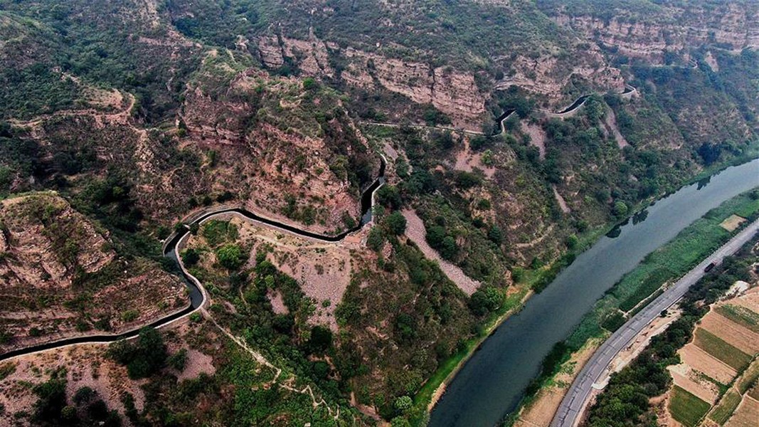 San phẳng 1.250 ngọn núi để xây kênh dẫn nước 1.500 km bằng dụng cụ thô sơ- Ảnh 4.