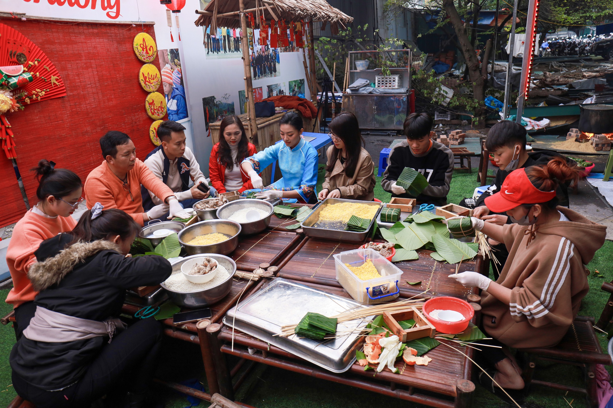 Chương trình "Bánh chưng xanh, Tết an lành": 1.500 chiếc bánh chưng được "ra lò" trong vòng 24 giờ- Ảnh 3.