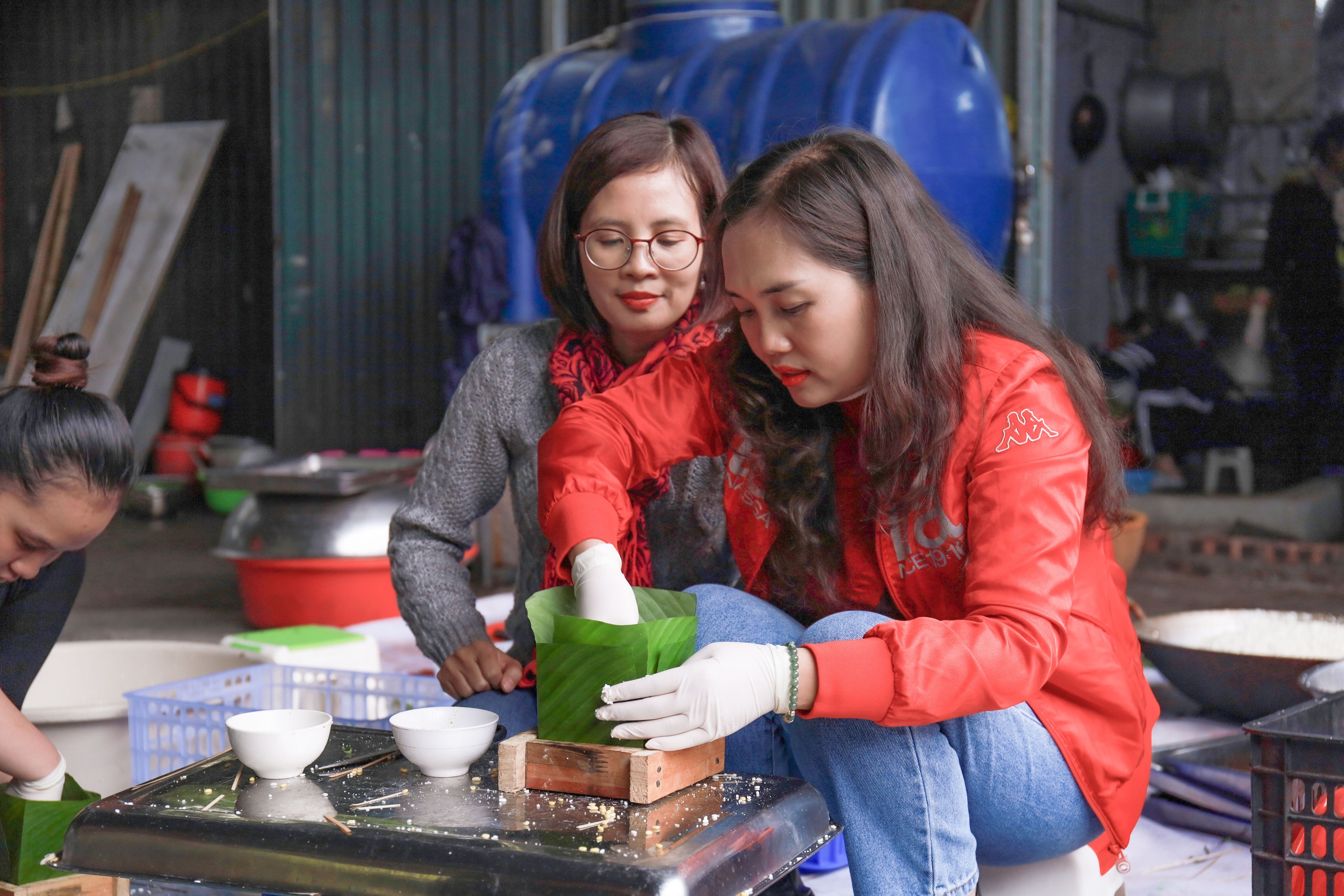 Chương trình "Bánh chưng xanh, Tết an lành": 1.500 chiếc bánh chưng được "ra lò" trong vòng 24 giờ- Ảnh 6.