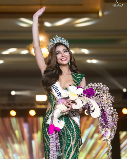 Nhan sắc xinh đẹp của Hoa hậu người Thái Lan vừa bị tước vương miện vì mang bầu- Ảnh 1.