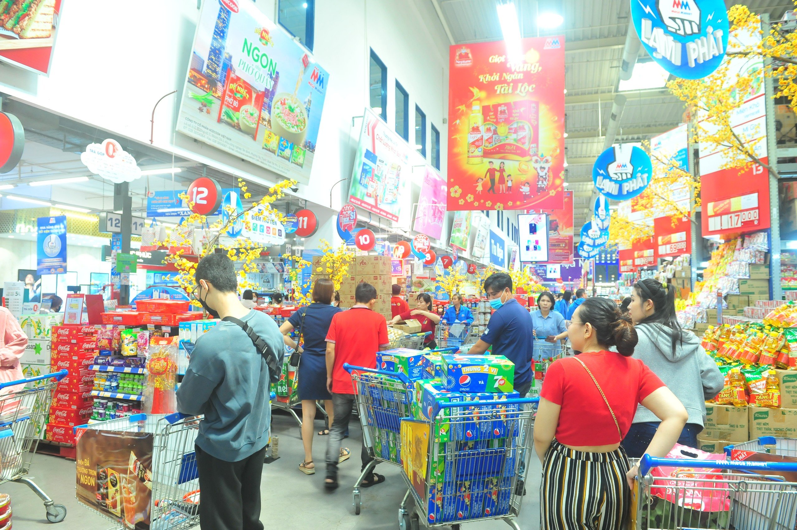 Sức mua hàng Tết đã tăng, siêu thị tuyên bố còn khách là còn bán- Ảnh 3.