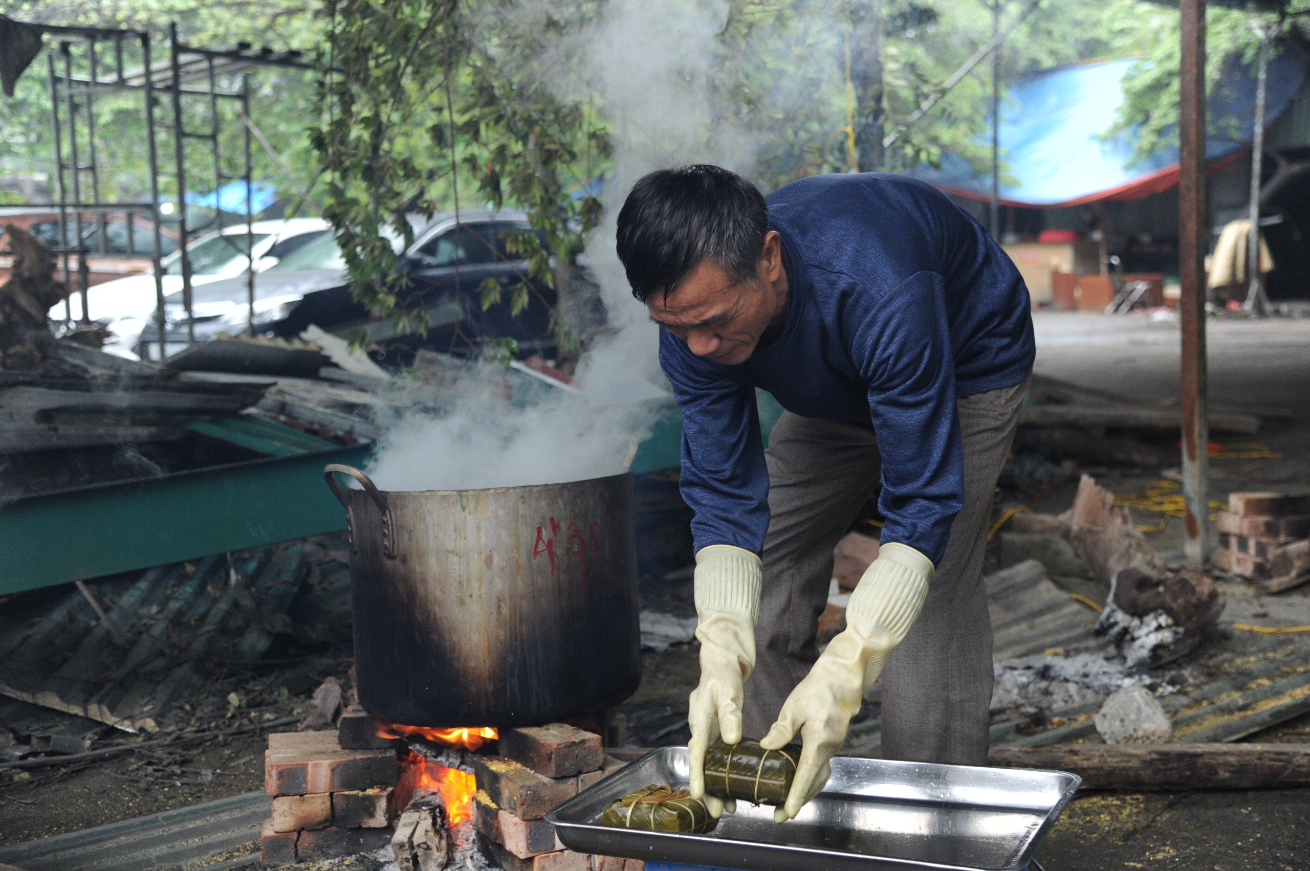 Chương trình "Bánh chưng xanh, Tết an lành": 1.500 chiếc bánh chưng được "ra lò" trong vòng 24 giờ- Ảnh 28.