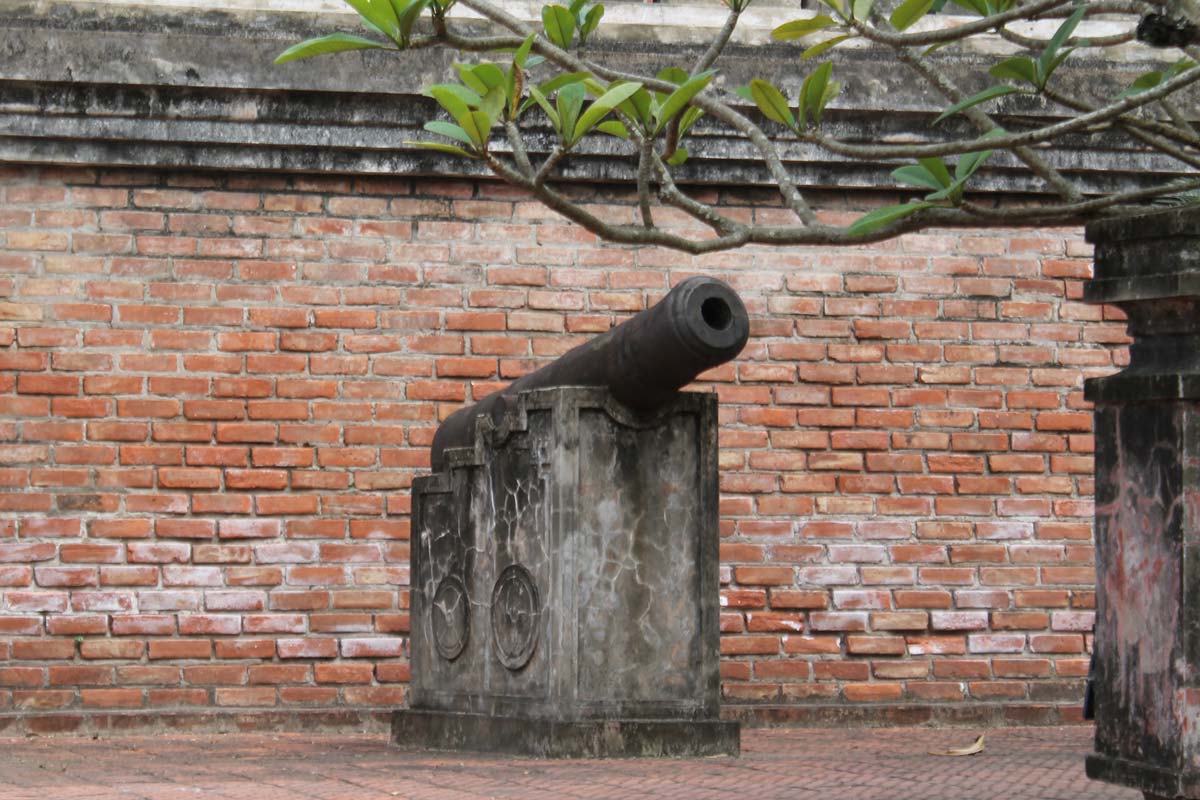 Cột cờ Nam Định là một trong bốn cột cờ cổ xưa nhất Việt Nam, xây từ thời vua Gia Long nhà Nguyễn- Ảnh 4.