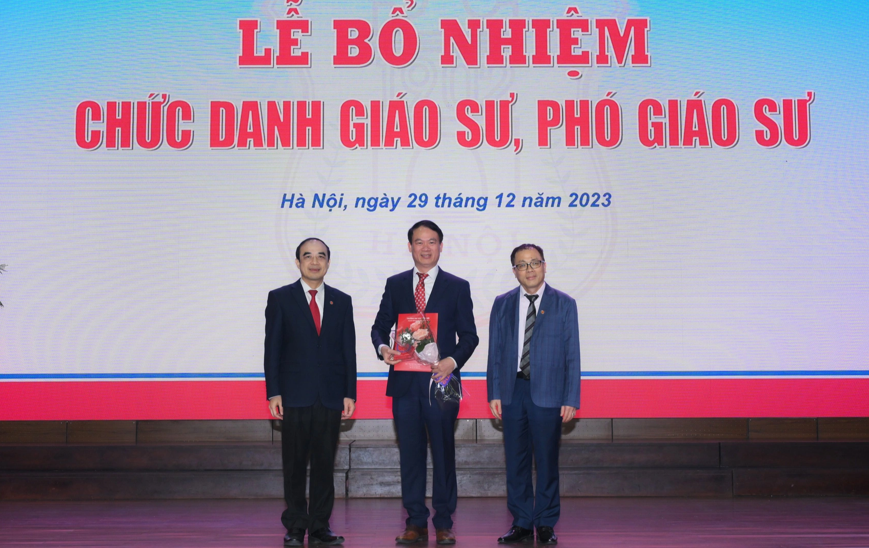 Giáo sư - Giảng viên cao cấp Trường Đại học Y Hà Nội là Viện trưởng, từng nhận Bằng khen của Thủ tướng- Ảnh 1.