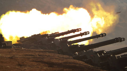 Triều Tiên bắn hàng trăm quả đạn pháo, Hàn Quốc ra lệnh sơ tán- Ảnh 1.
