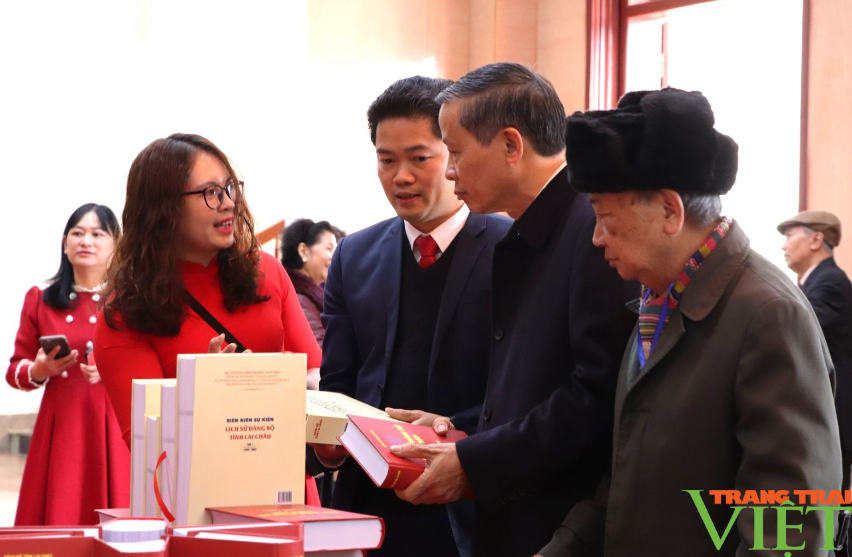 Kỷ niệm 20 năm thành lập tỉnh Lai Châu: Ra mắt bộ Văn kiện Đảng bộ tỉnh Lai Châu toàn tập- Ảnh 5.