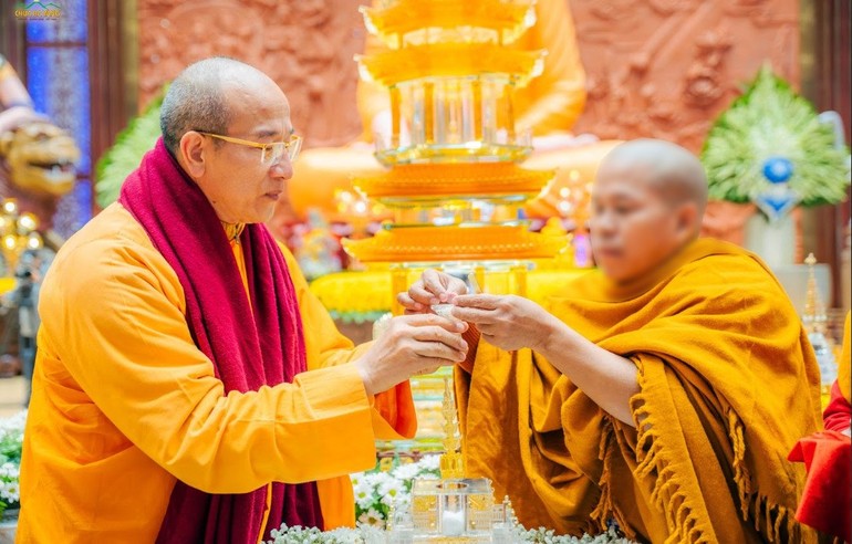 Bộ Nội vụ đề nghị xử nghiêm vụ “xá lợi tóc Phật” ở chùa Ba Vàng- Ảnh 1.