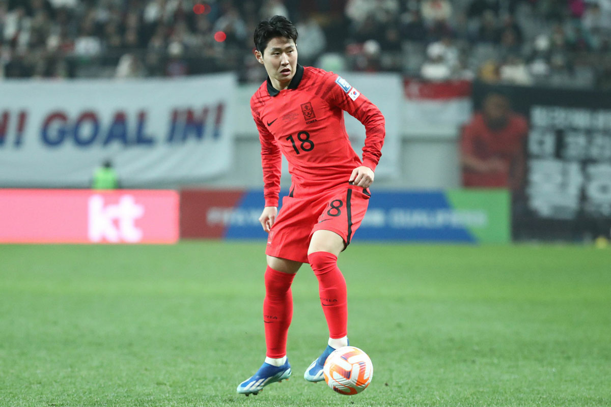 Top 10 cầu thủ đắt giá nhất tại Asian Cup 2024: Nhật Bản và Hàn Quốc "bao sân"- Ảnh 8.
