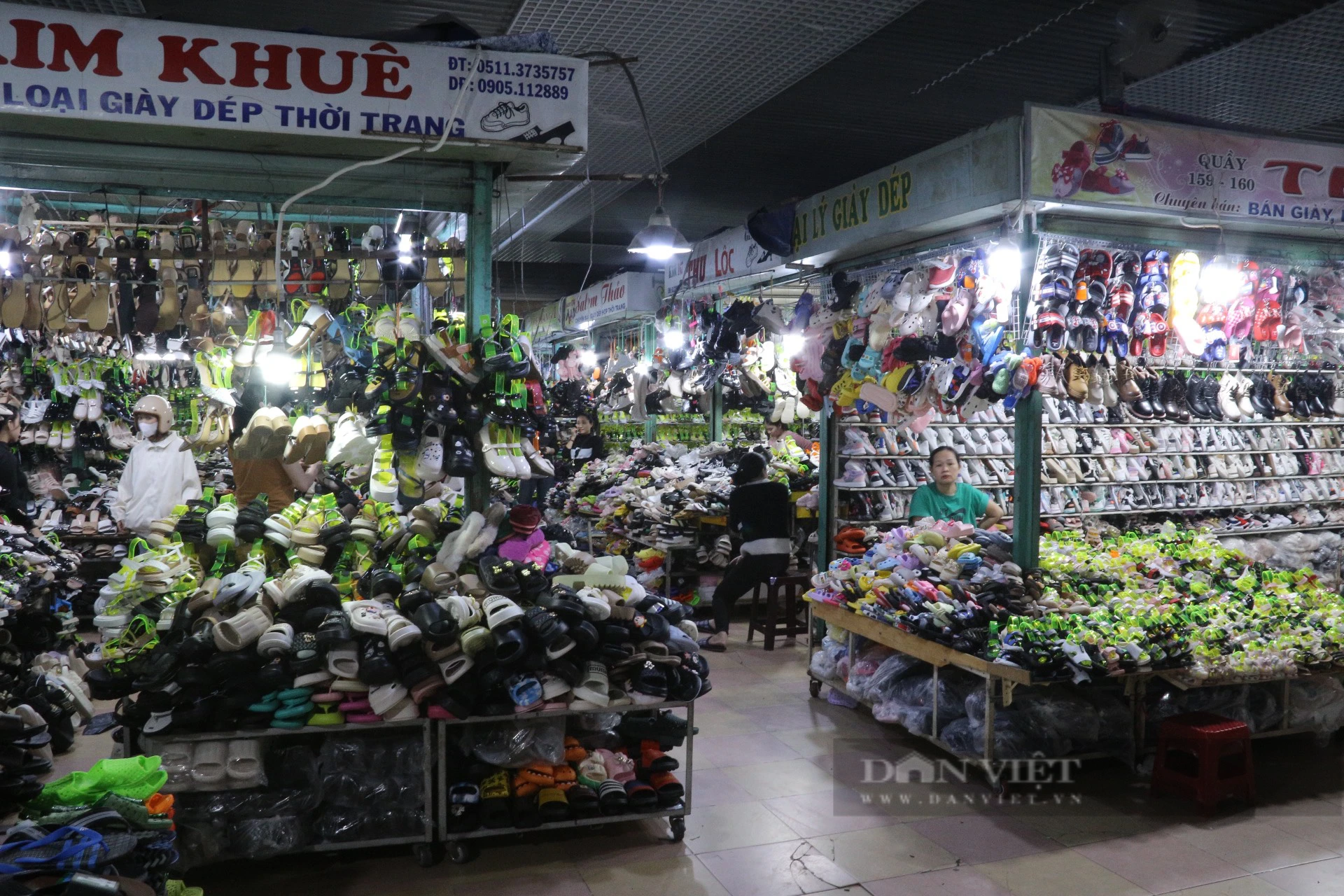 Đà Nẵng: Chợ truyền thống ế ẩm cuối năm, tiểu thương sang lô vì không thể cầm cự thêm- Ảnh 5.