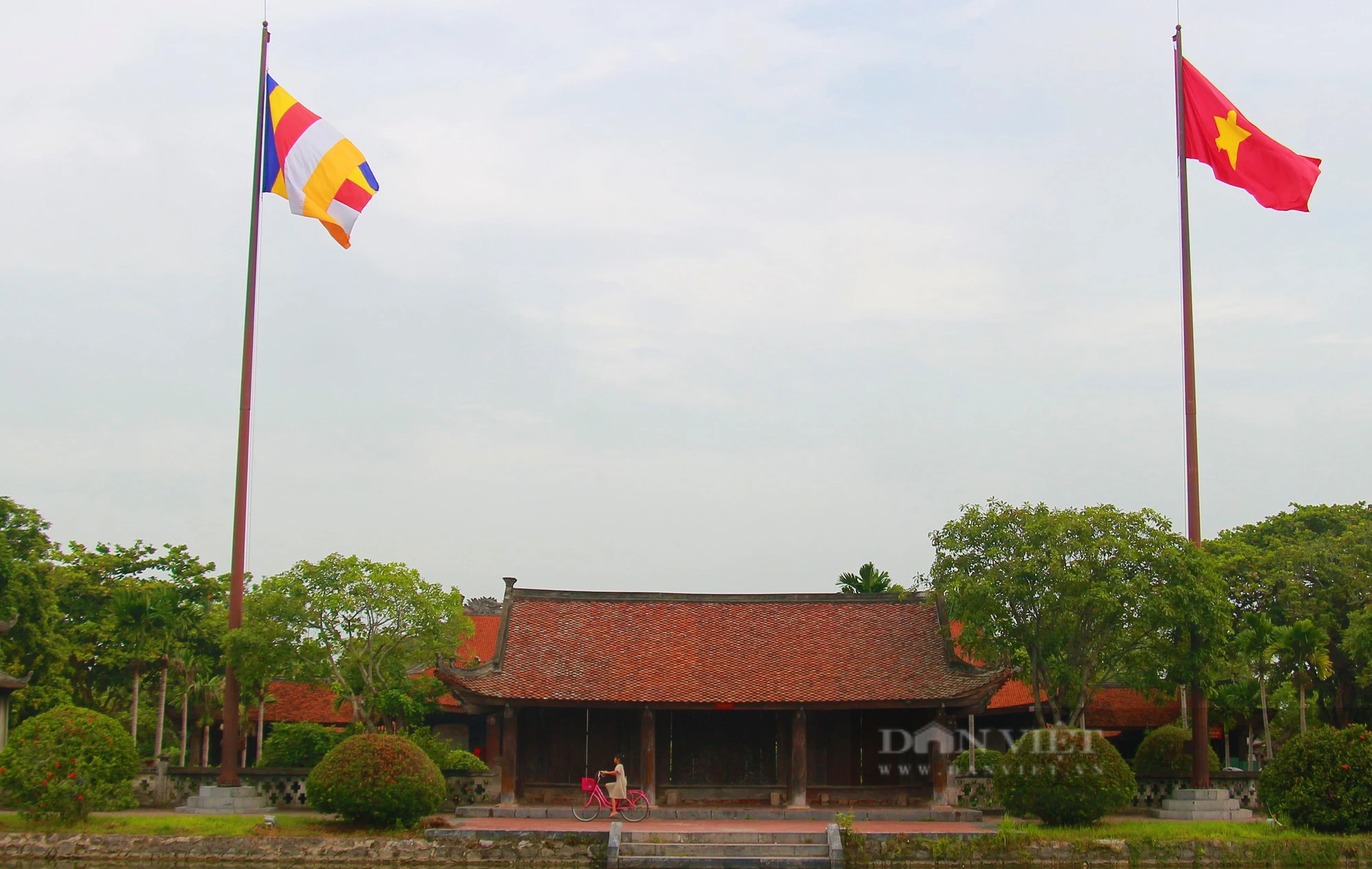 Bộ cánh cửa “lưỡng long chầu nhật” của chùa Keo ở Thái Bình là bảo vật Quốc gia có gì đặc biệt?- Ảnh 1.