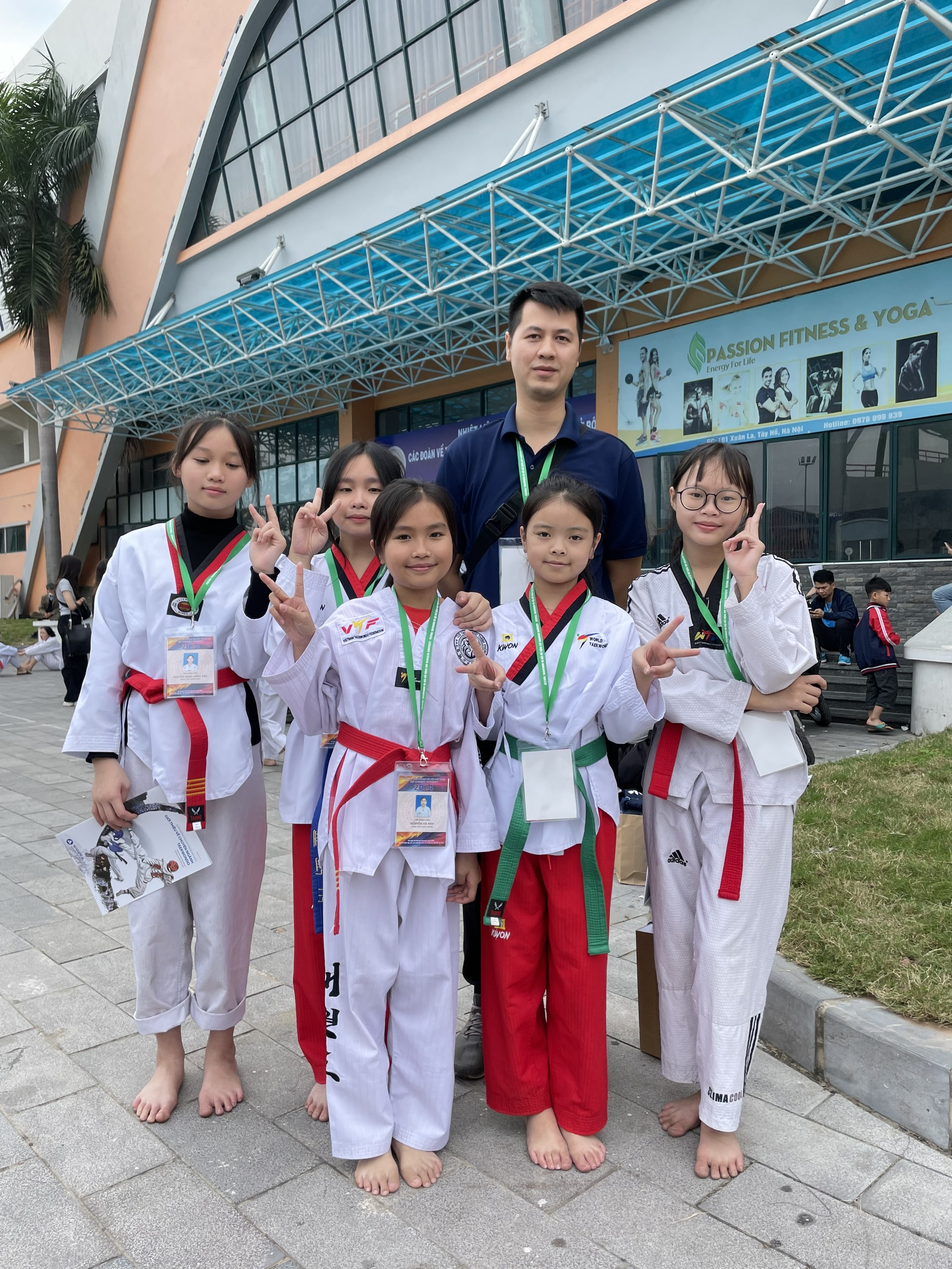 Võ sĩ bịt mắt tung quyền ảo diệu tại Festival Taekwondo Hà Nội mở rộng- Ảnh 2.