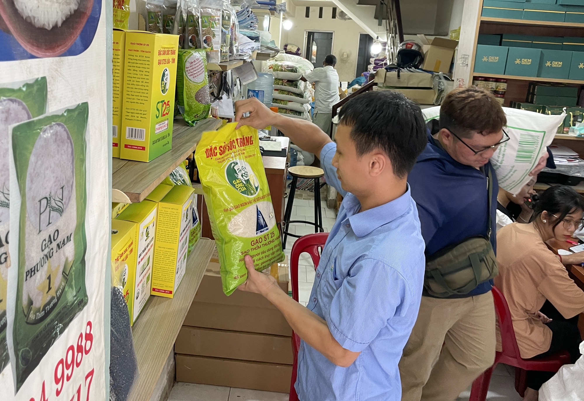 Giá gạo bán lẻ tiếp tục tăng, gạo ST25 Ông Cua lần đầu tăng theo- Ảnh 3.