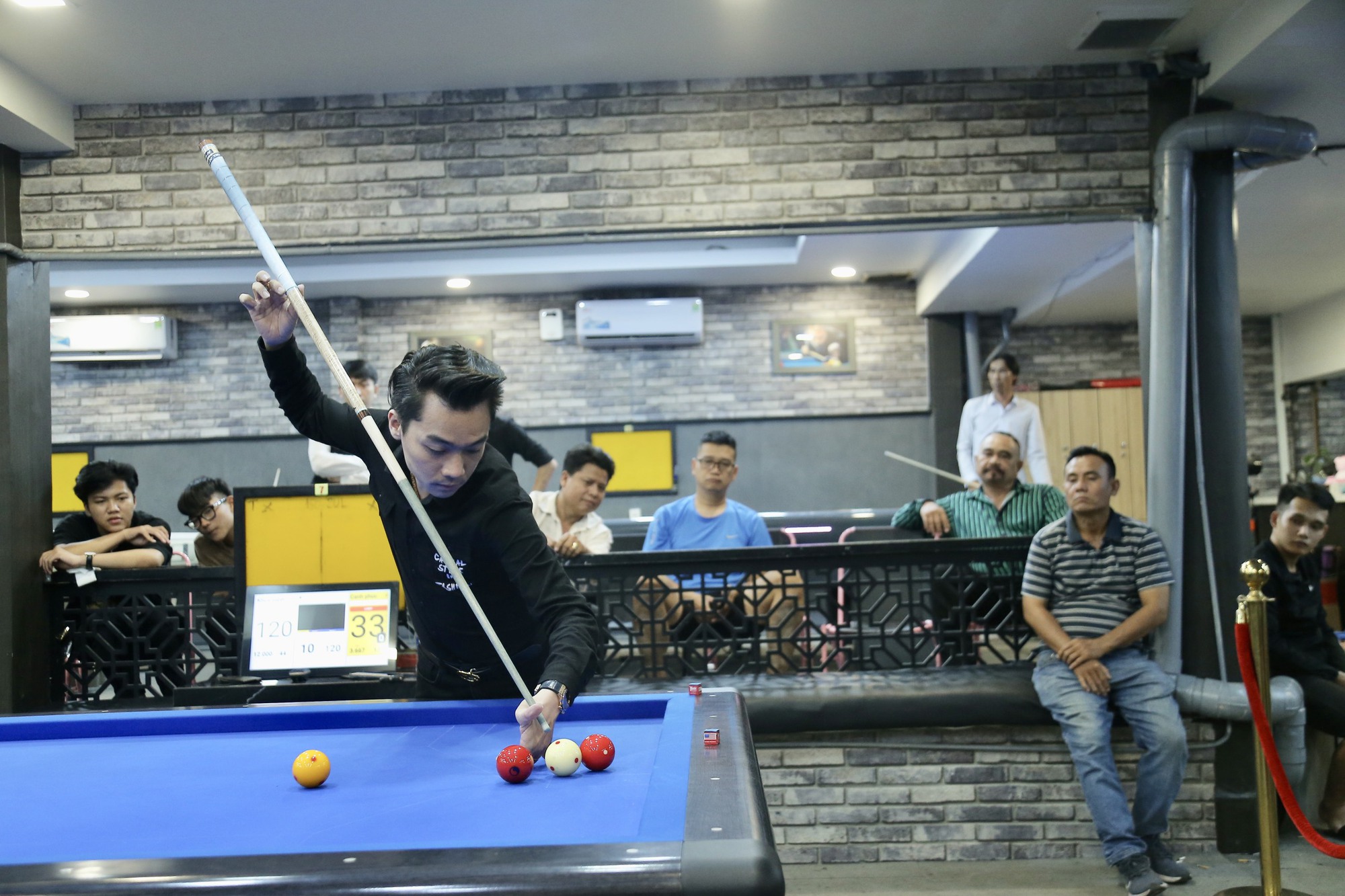 “Phù thủy Billiards” Thịnh Kent tổ chức giải đấu độc nhất vô nhị - Ảnh 1.