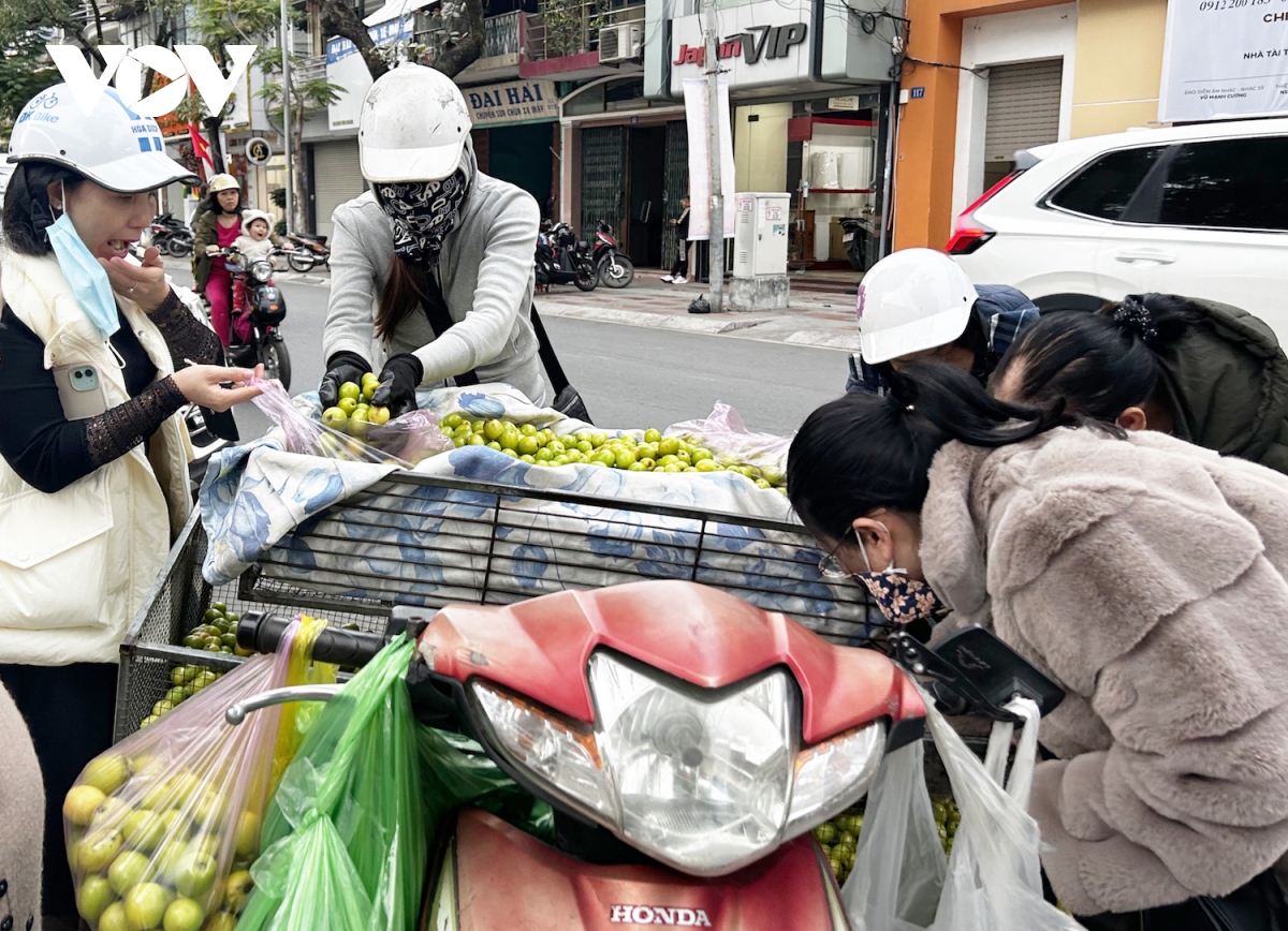 Ở Hải Phòng có loại táo muối đặc sản, không hiểu ăn ngon đến đâu mà cứ "xuống phố" là tấp nập người mua- Ảnh 14.