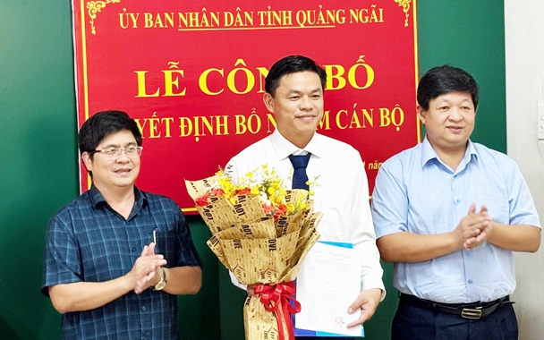 Quảng Ngãi: Đưa cán bộ tỉnh về xã, trao quyết định bổ nhiệm lãnh đạo BQL dự án dân dụng 
