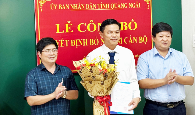 Quảng Ngãi:
Đưa cán bộ tỉnh về xã, trao quyết định bổ nhiệm lãnh đạo BQL dự án dân dụng
- Ảnh 2.