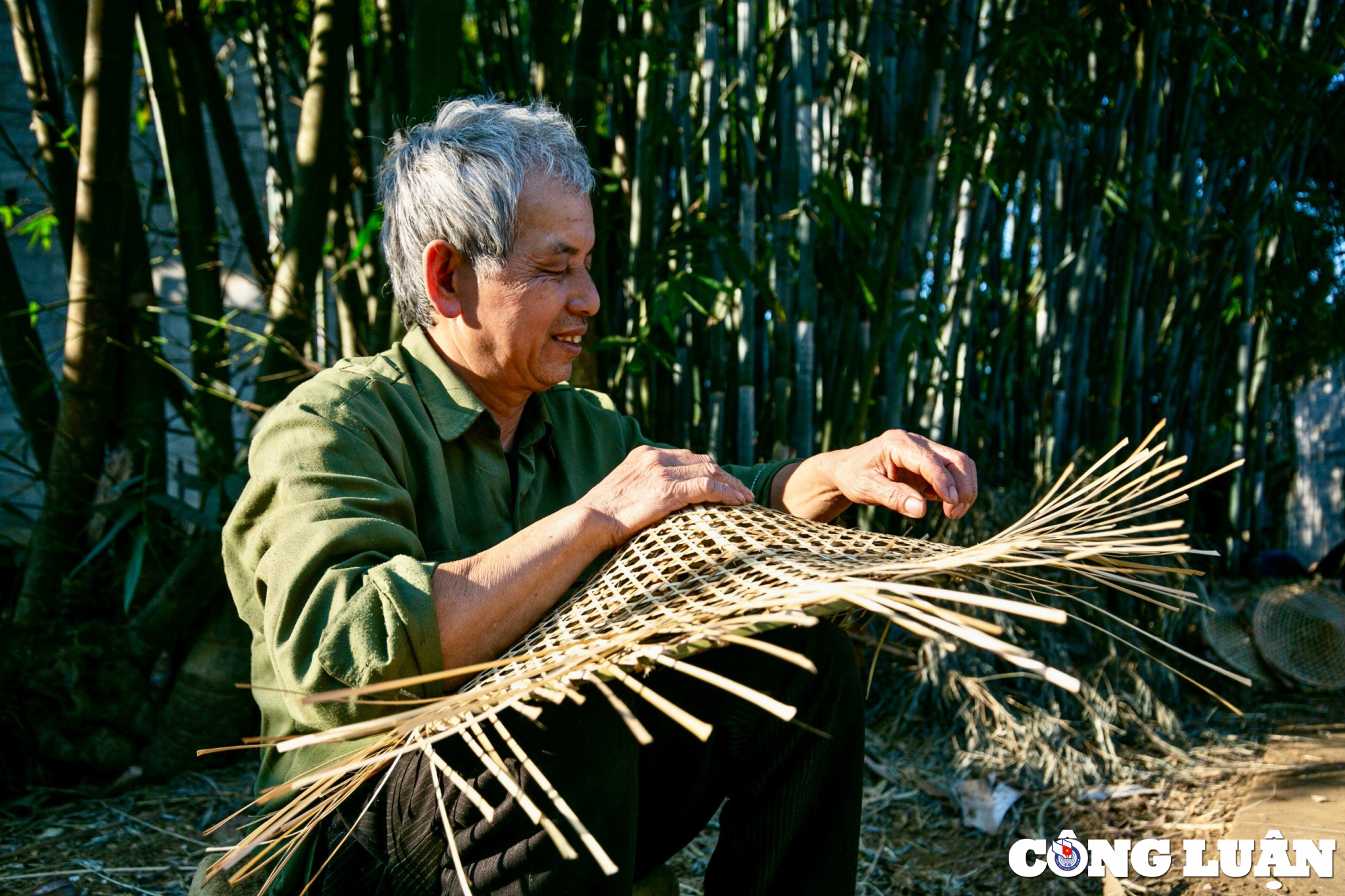 Ở Cao Bằng có nghề làm nón chúp xà, nghề này có gì độc đáo mà thu hút nhiều du khách đến tìm hiểu?- Ảnh 12.