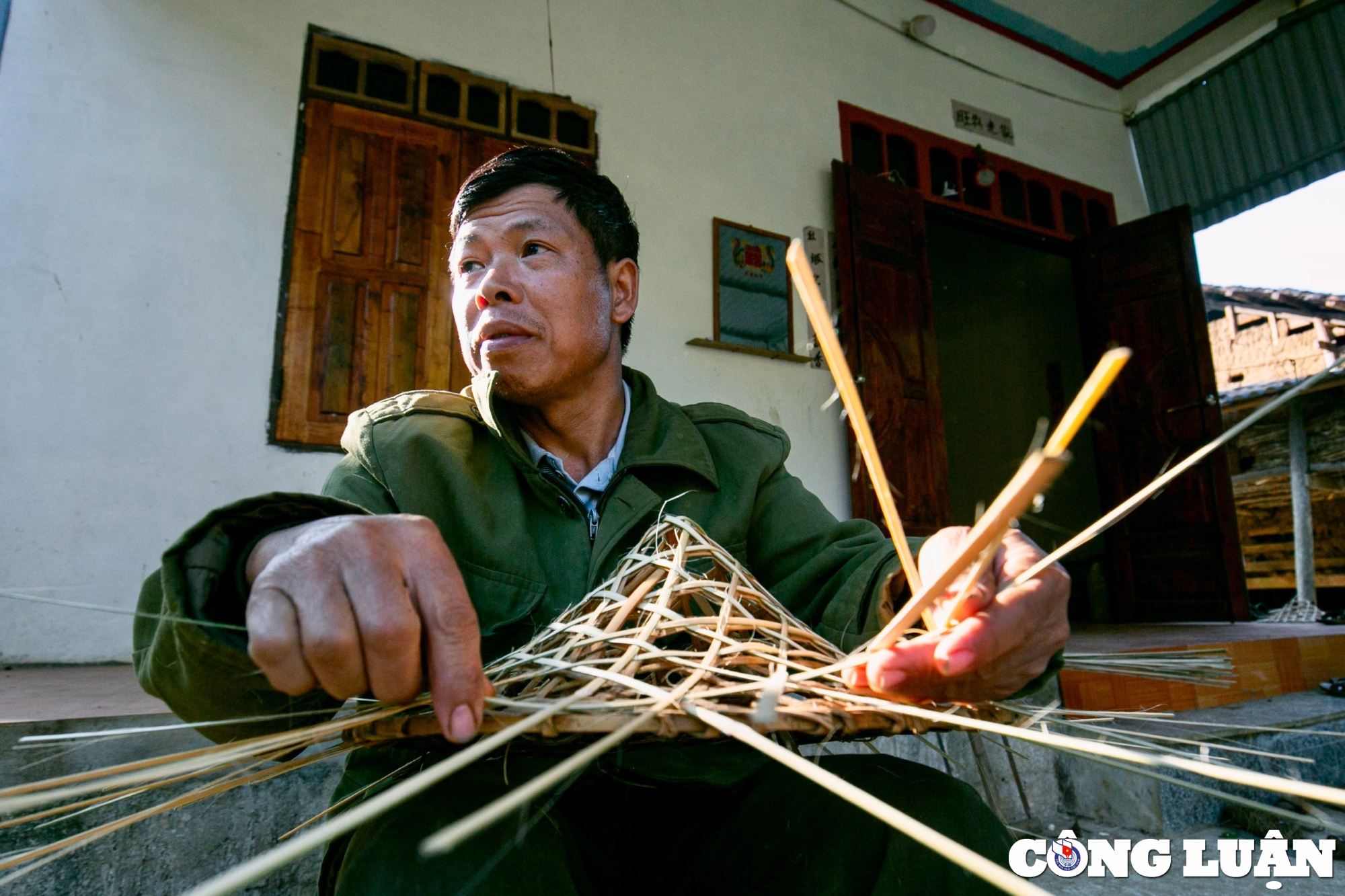 Ở Cao Bằng có nghề làm nón chúp xà, nghề này có gì độc đáo mà thu hút nhiều du khách đến tìm hiểu?- Ảnh 11.