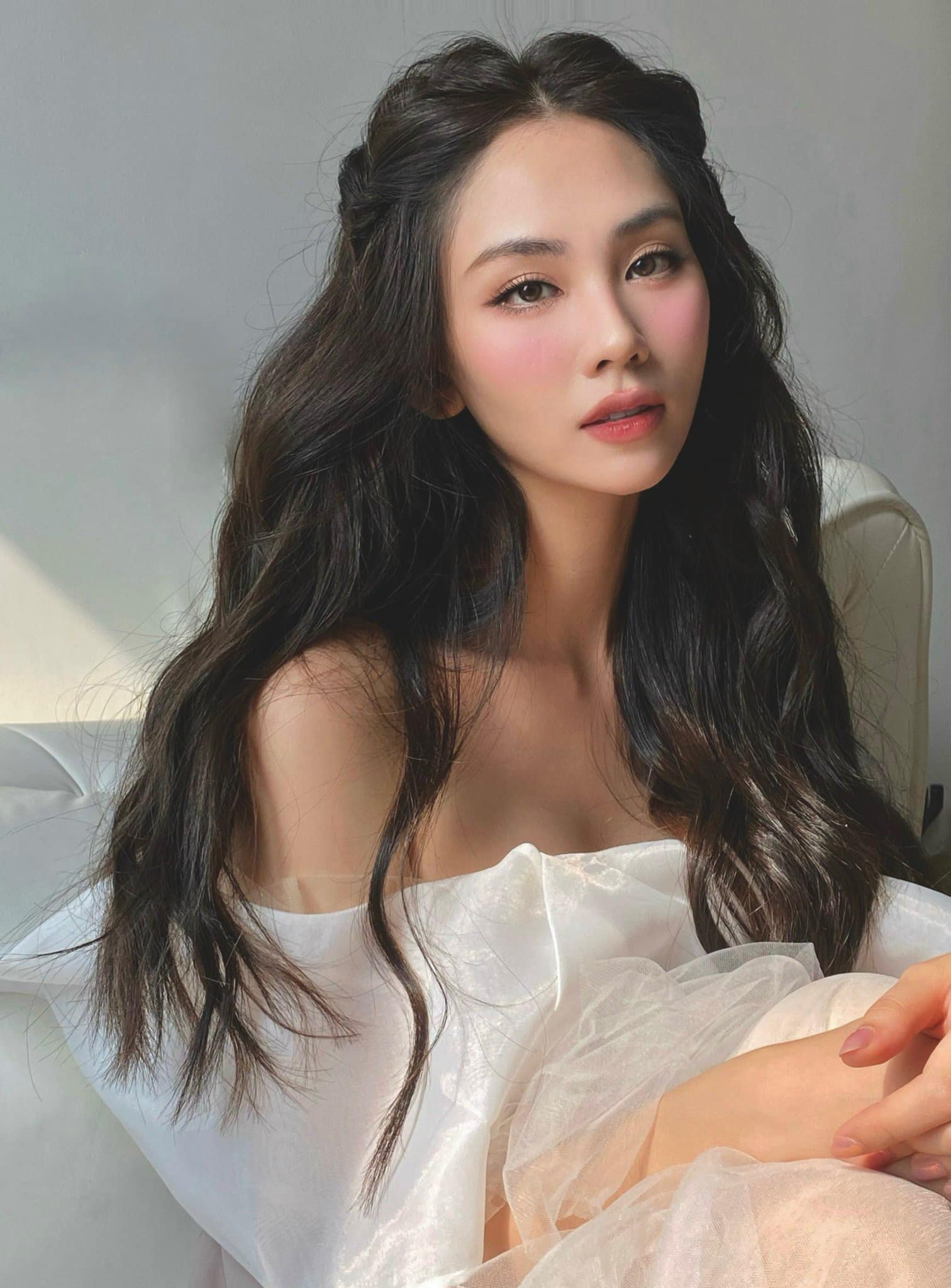 Hoa hậu Mai Phương bất ngờ nhận "tin vui" trước ngày thi Miss World 2023, vẫn bị mỹ nhân Thái Lan "vượt mặt"?- Ảnh 1.
