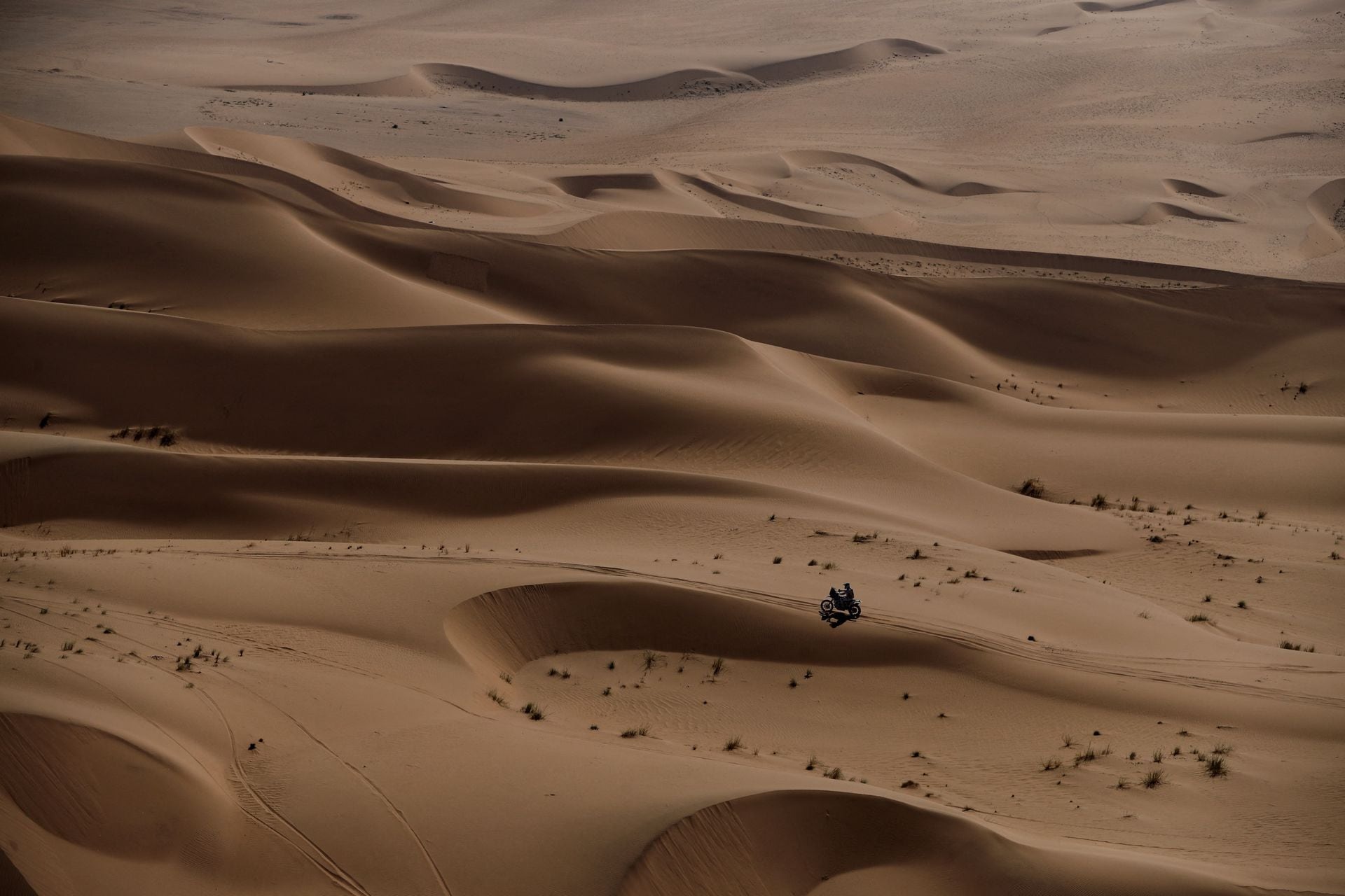 Cận cảnh những chiếc xe chạy xuyên sa mạc tại cuộc đua khắc nghiệt nhất thế giới- Ảnh 1.