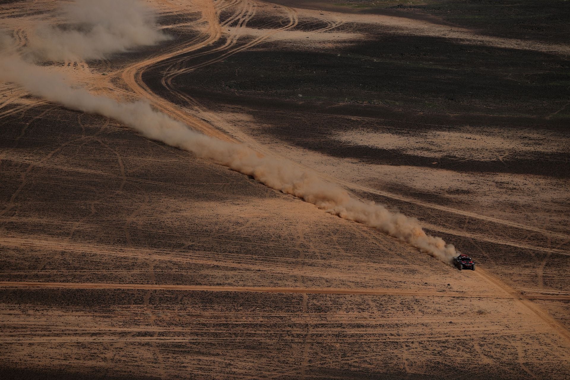 Cận cảnh những chiếc xe chạy xuyên sa mạc tại cuộc đua khắc nghiệt nhất thế giới- Ảnh 5.